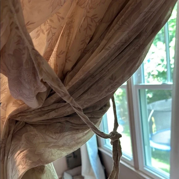 Restoration Hardware KIDS Cream & Pink Canopy Tent